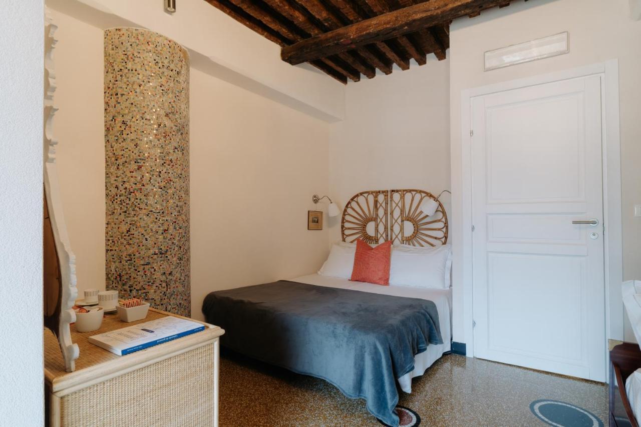 Hostel Le Stanze Del Piccadilly Genua Zewnętrze zdjęcie