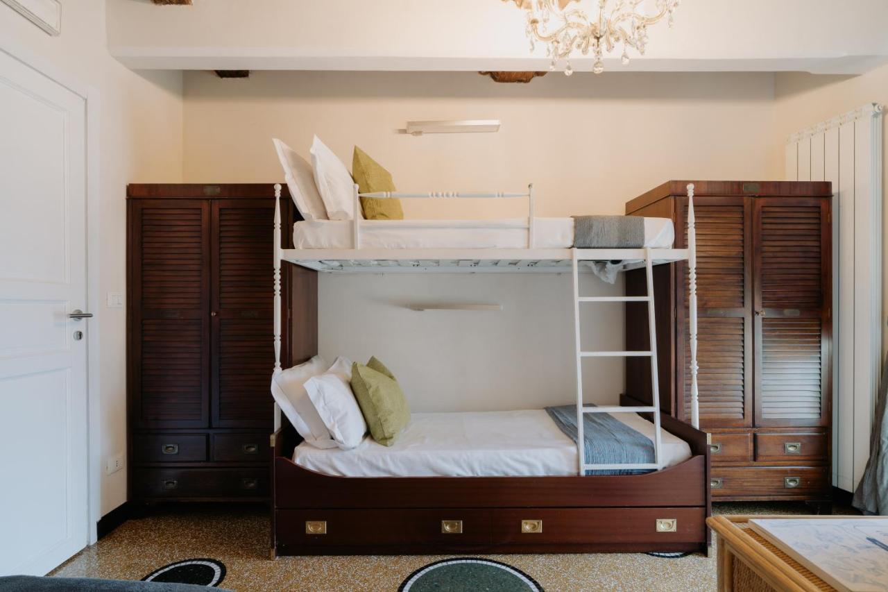 Hostel Le Stanze Del Piccadilly Genua Zewnętrze zdjęcie
