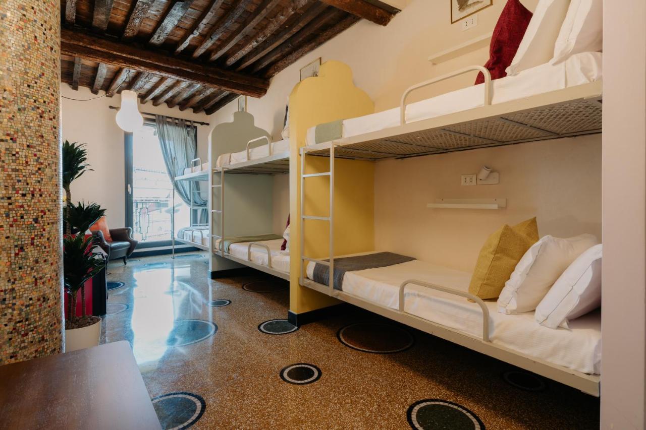 Hostel Le Stanze Del Piccadilly Genua Zewnętrze zdjęcie