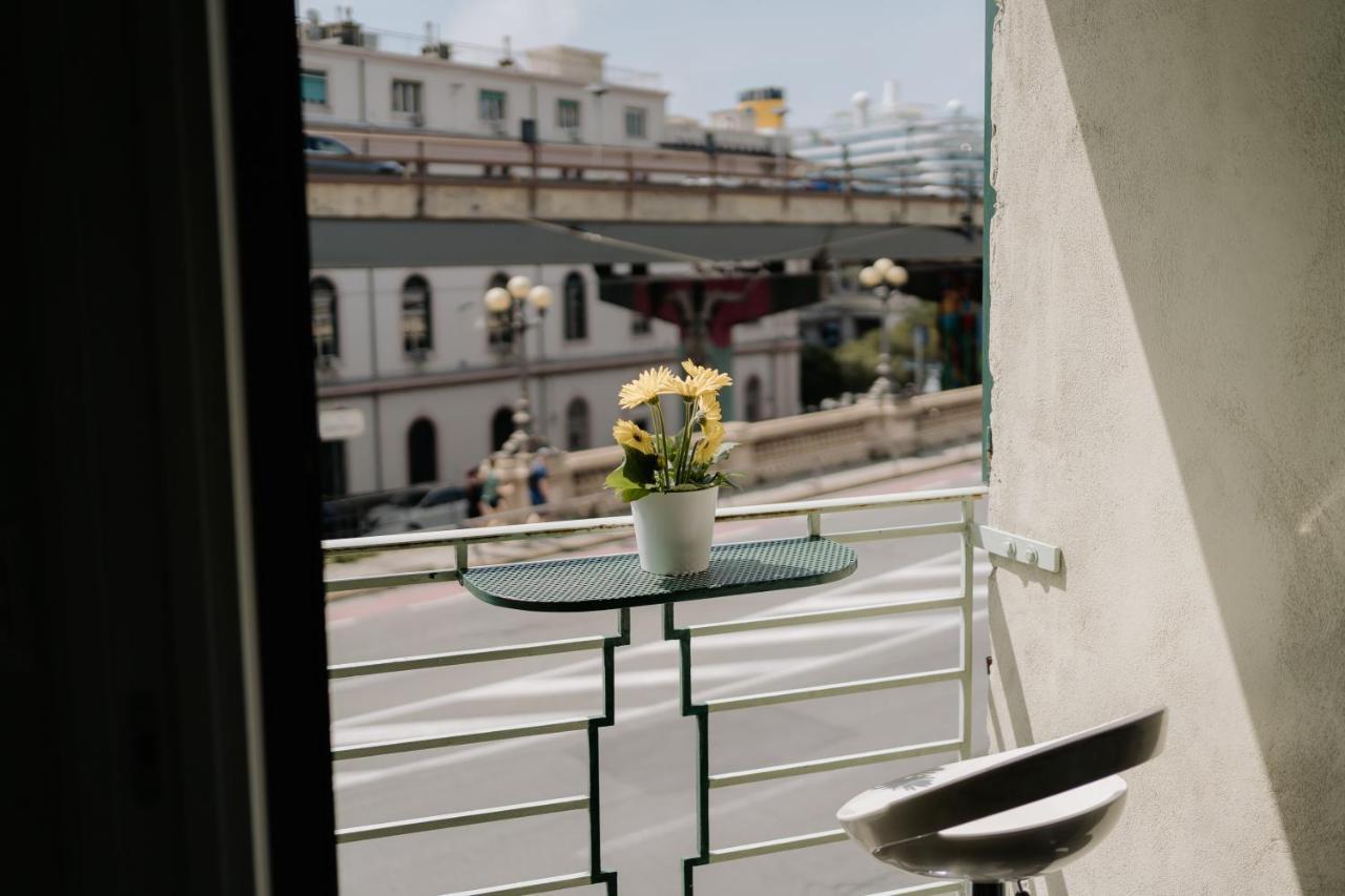 Hostel Le Stanze Del Piccadilly Genua Zewnętrze zdjęcie