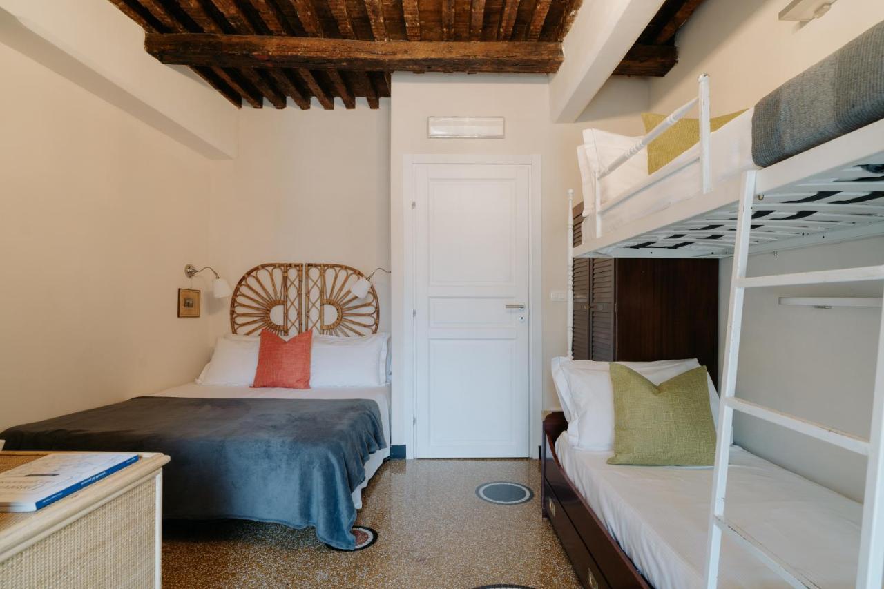 Hostel Le Stanze Del Piccadilly Genua Zewnętrze zdjęcie