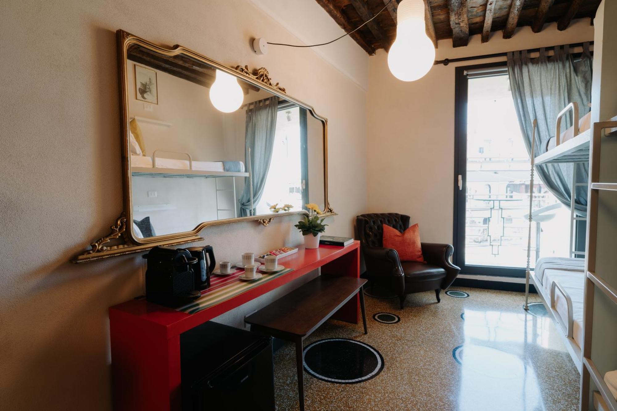 Hostel Le Stanze Del Piccadilly Genua Zewnętrze zdjęcie